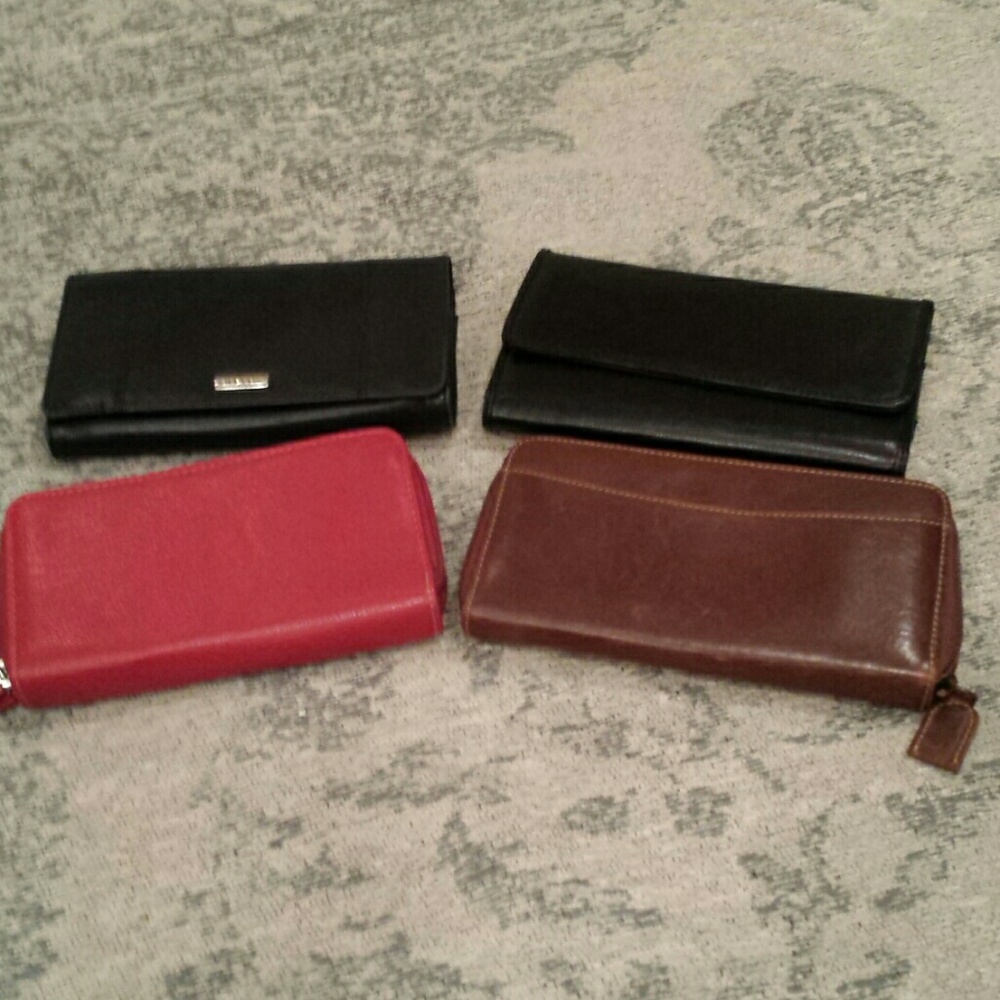 ASSORTED WALLETS VARIOUS BRANDS